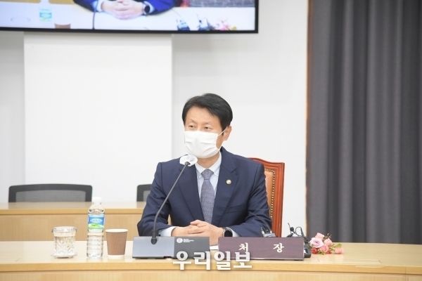 김강립 제 6대 식약처장이 취임식사를 하고 있다ⓒ식약처