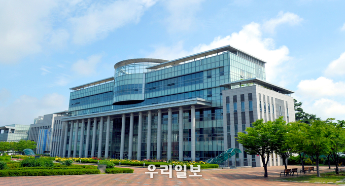 인천대학교 본관 전경 ⓒ인천대학교