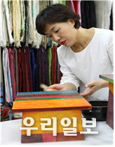 이미자 한지생각이닥(주) 대표 ⓒ인천시청