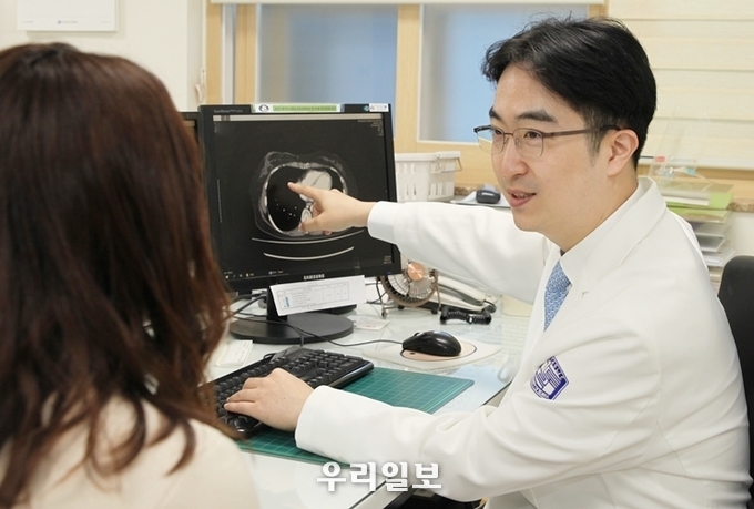 이준용 카톨릭대 인천성모병원 이준영 성형외과 교수 진료모습 ⓒ인천성모병원
