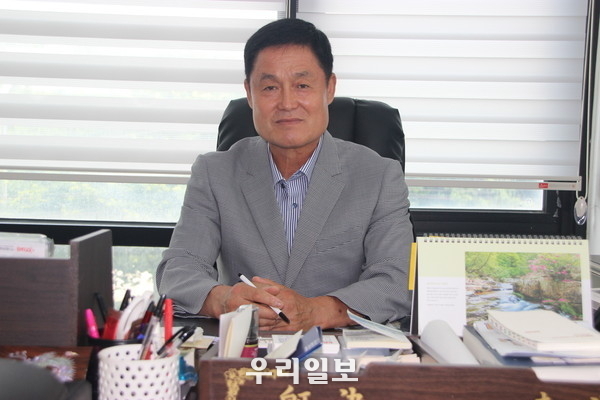 한국 고속도로 휴게소 하이숍 협동조합 이사장 .현 강원도 육상경기연맹 부회장 김만연