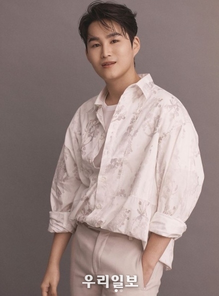 성금을 기부한 가수 김희재