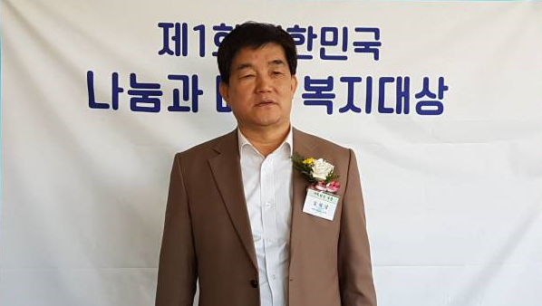 김덕겸 시인
