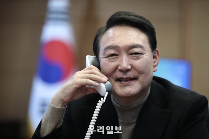 尹 대통령 당선인 보리스 존슨 영국 총리와 양국간 관계 발전방안 논의 전화 통화 ⓒ 인수위 대변인실 제공