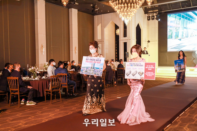 코업스테이 제주호텔(회장 정오진)가 주체하는 브랜드 쇼를 펼치고 있다.