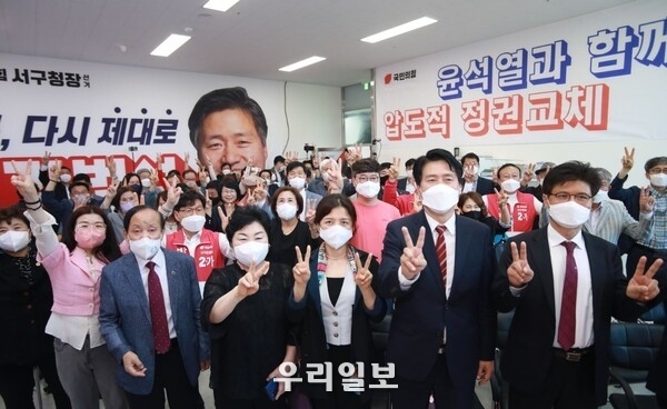  유정복 인천시장 후보와 강범석 인천 서구청장 후보. ⓒ 강범석 인천 서구청장 후보 캠프 제공