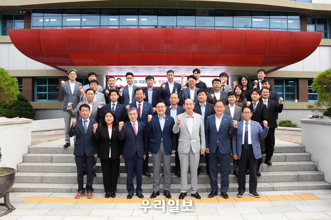 박형덕 동두천시장은 국민의힘 김성원의원 및 예산당정실무협의회를 개최했다. ⓒ동두천시청 제공