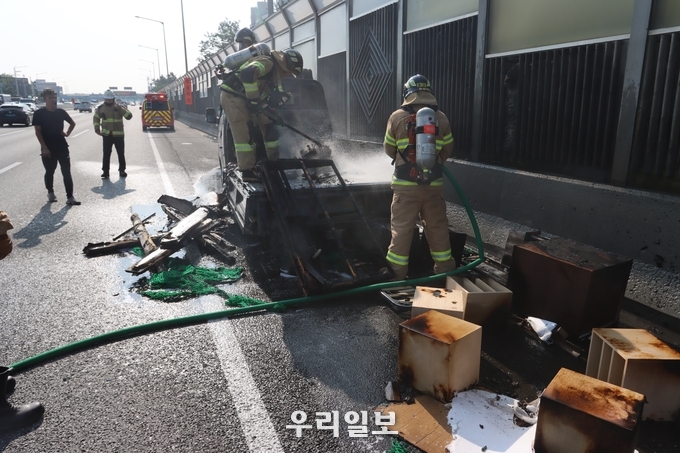 부평소방서,고속도로 차량 화재 안전하게 진압 ⓒ부평소방서 