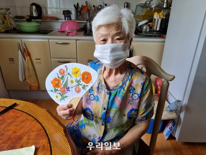 부평구노인복지관 노인,'내가 만든 나만의 부채'로 무더위 이긴다 ⓒ부평구노인복지관