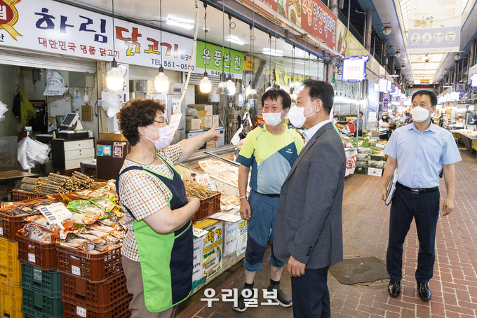 윤환 계양구청장, 전통시장 시설현대화사업 추진 현장점검 ⓒ계양구청