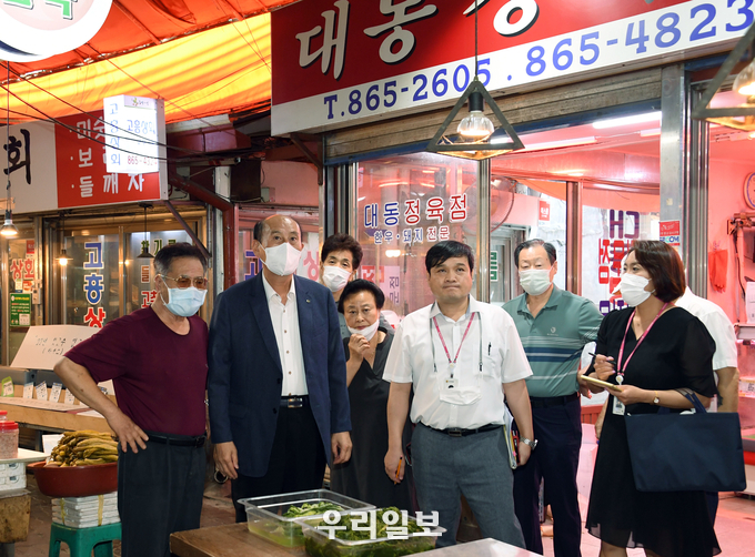 박형덕 동두천시장, 중앙시장 방문...상인 격려 및 애로사항 청취 ⓒ 동두천시청 제공