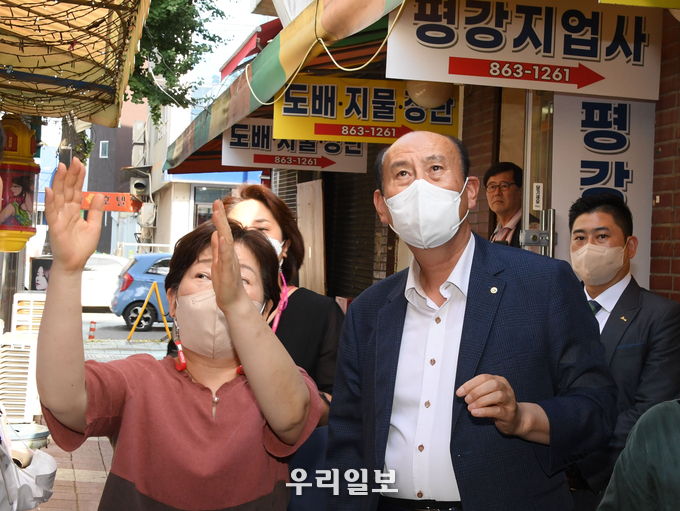 박형덕 동두천시장, 중앙시장 방문...상인 격려 및 애로사항 청취 ⓒ 동두천시청 제공