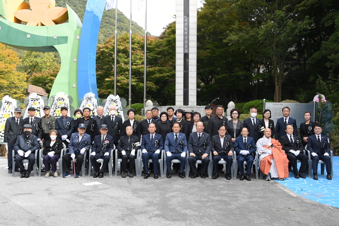 한국자유총연맹 동두천시지회, 제42회 합동위령제 개최. ⓒ 동두천시청 제공