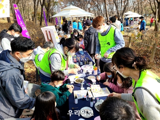 십정2동 주민자치회, 우리마을 그리기 동암산 전시회 실시 ⓒ 부평구청 제공