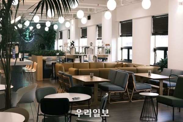용산캠퍼스 내부 커뮤니티라운지 모습