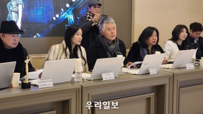 이날 ’2022 대한민국 국가대표 모델 선발대회’ 오디션 심사위원 이동희 대표, 윤근수 부회장, 김윤지 교수, 이동준 이사장. 모델 고예나, 권우진 대표, 변지현 대표가 심사를 하고 있다.