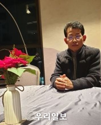 금형공구현대 김정식 대표가 인터뷰를 하고 있다.