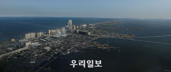  넷플릭스 영화 <정이> 속 도시 세계관 컨셉 이미지 (사진제공=엔진비주얼웨이브)