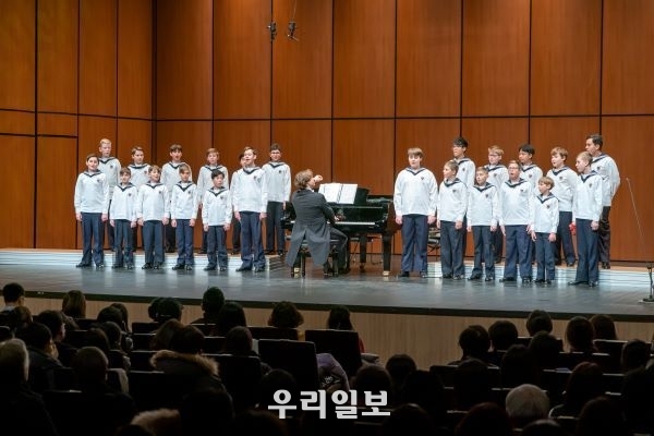 관악아트홀 빈 소년합창단 신년음악회 공연 현장 모습