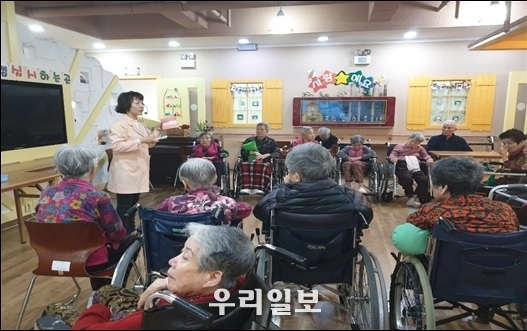 미추홀구보건소가 취약계층 대상 순회 구강 건강 관리 사업 운영중이다.(사진=미추홀보건소)