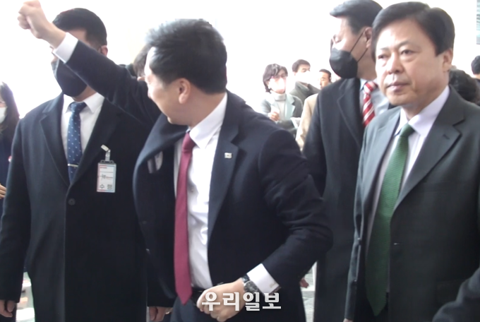 왼쪽 최태영 유세총괄본부 김은성 유세총괄본부 경호단장