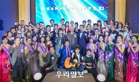 지난 3월 17일 제3회 세계참인재 사회혁신대상 및 모닝코리아 모델 어워즈 행사 기념촬영 모습