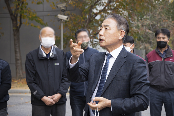 윤환 계양구청장이,계양테크노밸리 경계 가설방음벽 투시형으로 교체해 구민 불편해소 ⓒ 계양구 제공