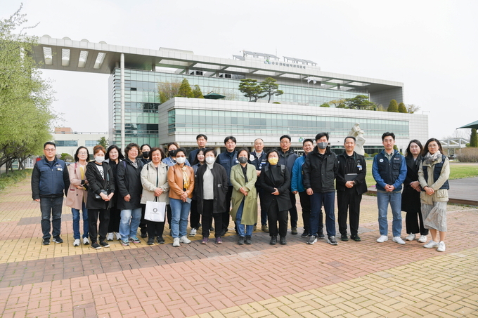 인천서구평화복지연대, 인천여성회서구지부, 서구민중의집, 검암사랑뭉치미, 서인천새마을금고분회, 민주버스인천지부, 수질총량관리센터지회, 수도권매립지관리공사노조, 정의당(인천시당, 서구위원회)가 참석했다. ⓒ 수도권매립지공사 제공