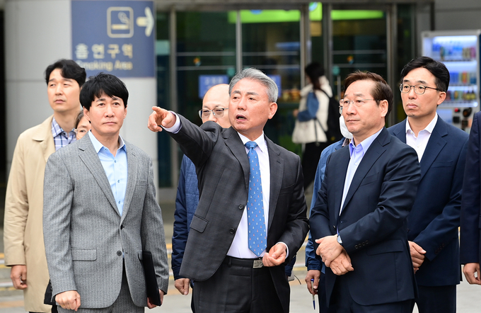 출근시간 공항철도 계양역 현장점검 ⓒ 계양구 제공