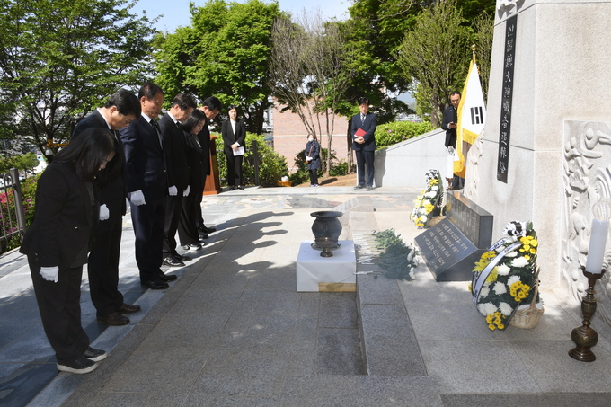 동두천시, 제27회 산불진화 순직자 추도식을 하고 있다. ⓒ 동두천시 제공