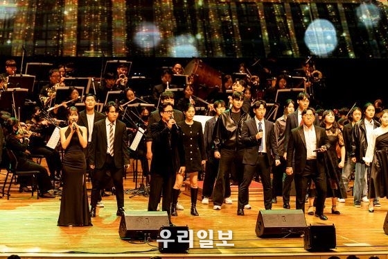 EG뮤지컬 오케스트라가 공연 연주회를 하고 있다. 