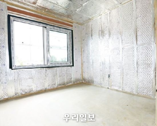 다온산업의 목조주택용 열반사단열재 프라임셀이 시공된 모습