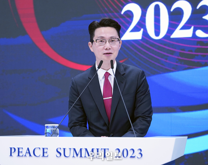 개회사하는 윤영호 피스서밋 공동조직위원장.(사진=PEACE SUMMIT 2023 조직위원회)