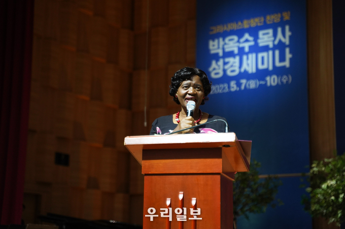 모니카 차퀘라 말라위 대통령 영부인이 인사말을 하고 있다.(사진=기쁜소식인천교회)