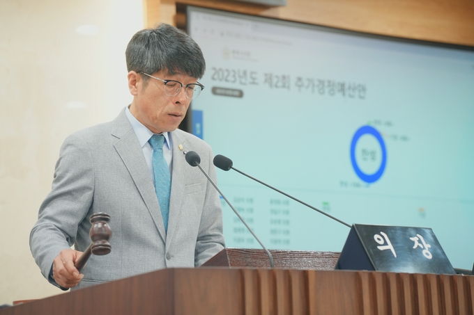 유영승 평택시의장이, 제238회 임시회 의사일정을 마무리 하고 있다. ⓒ 평택시의회 제공