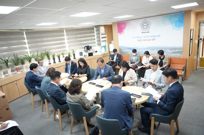 김승호 동두천시의회 의장이, 동두천문화원과의 정담회 개최.하고 있다. ⓒ 동두천시의회 제공