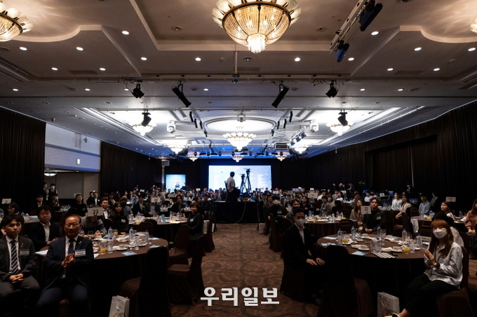 2023 아너 CSR 컴퍼니 초청 오찬 세미나 행사 현장에서 참석자들이 기념촬영을 하고 있다. (사진=한국사회복지협의회)