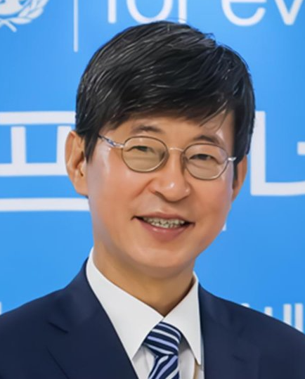 재외동포청 초대 청장 이기철 ⓒ 대통령실 제공