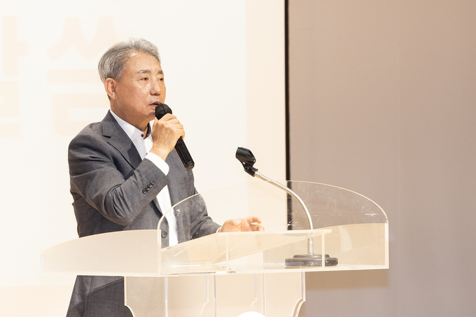 윤환 계양구청장이, 2023년 노인일자리 및 사회활동지원사업 참여자 혹서기 대비 통합교육 실시 하고 있다. ⓒ 계양구 제공