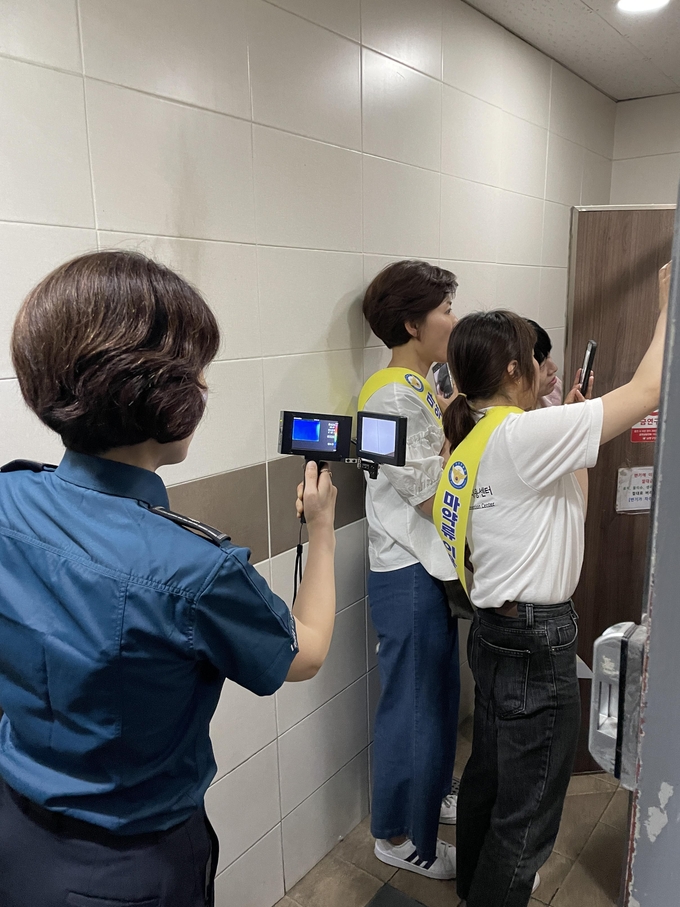 인천청과 인천자치경찰위원회 인천시유관기관등이 현장검사를 진행하고 있다 ⓒ 인천청 제공