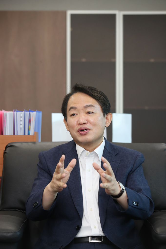 김찬진 구청장이 앞으로의 구정방향에 대해 밝히고 있다. ⓒ 동구청 제공