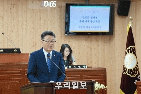 강진군의회 정중섭 의원이 5분발언을 하고 있다. ⓒ 강진군의회 제공