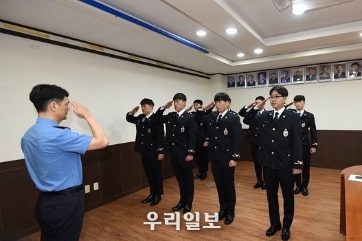 완도해양경찰서가 신임 해양경찰 임용식을 진행하고 있다.ⓒ완도해양경찰서 제공