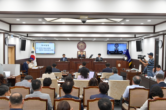 김승호 동두천시의회 의장이, 제322회 동두천시의회 임시회 개회 하고 있다. ⓒ 동두천시의회 제공