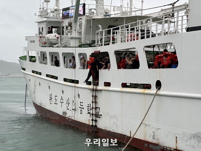 완도해양경찰서가 완도수산고등학교 해상훈련 안전관리를 지원했다.ⓒ완도해양경찰서 제공