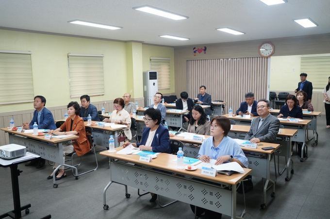 평택시의회, 돌봄취약계층을 위한 사회안전망구축 연구회 현장활동 실시 ⓒ 평택시의회 제공