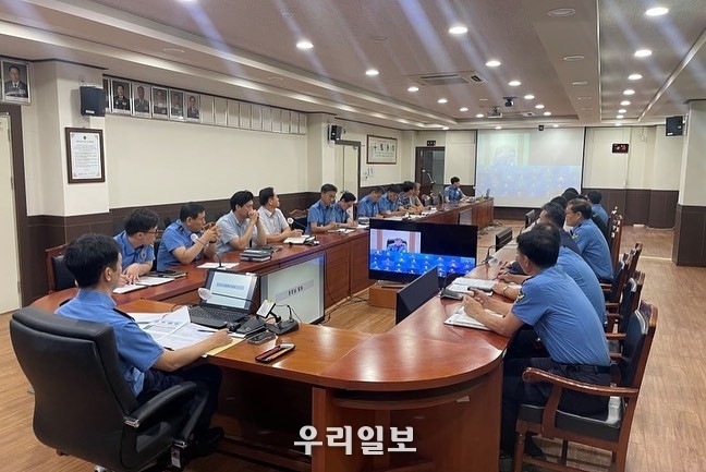 완도해양경찰서가 영상회의실에서 상황판단회의를 진행하고 있다.ⓒ완도해양경찰서 제공