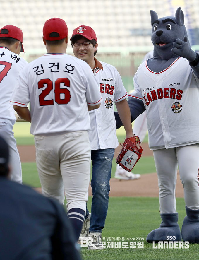 관절전문 국제바로병원 SSG랜더스와 인천고교야구데이 기부개최하고 있다. ⓒ 국제바로병원 제공