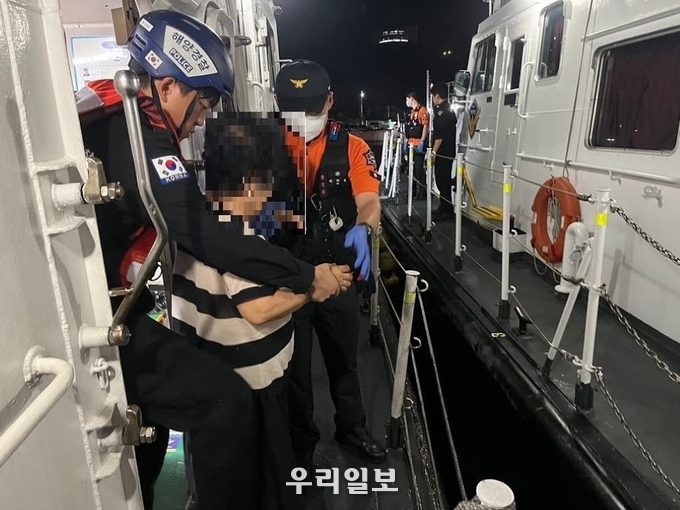 완도해양경찰서가 을지훈련 기간 중 도서지역 응급환자, 항해장비 고장 선박이 발생해 긴급출동했다.ⓒ완도해양경찰서 제공