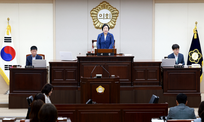 홍순옥 부평구의장이 제257회 임시회를 개회하고 있다. ⓒ 부평구의회 제공